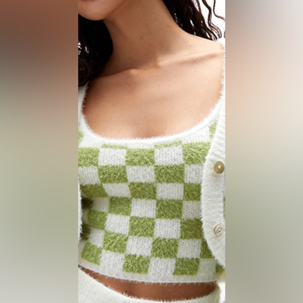 ✨LA HEARTS FUZZY GREEN CHECKERED TOP💚